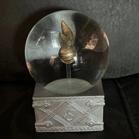 Pottery Barn Harry Potter Golden Snitch Lit Snow Globe - Picture 2 of 6